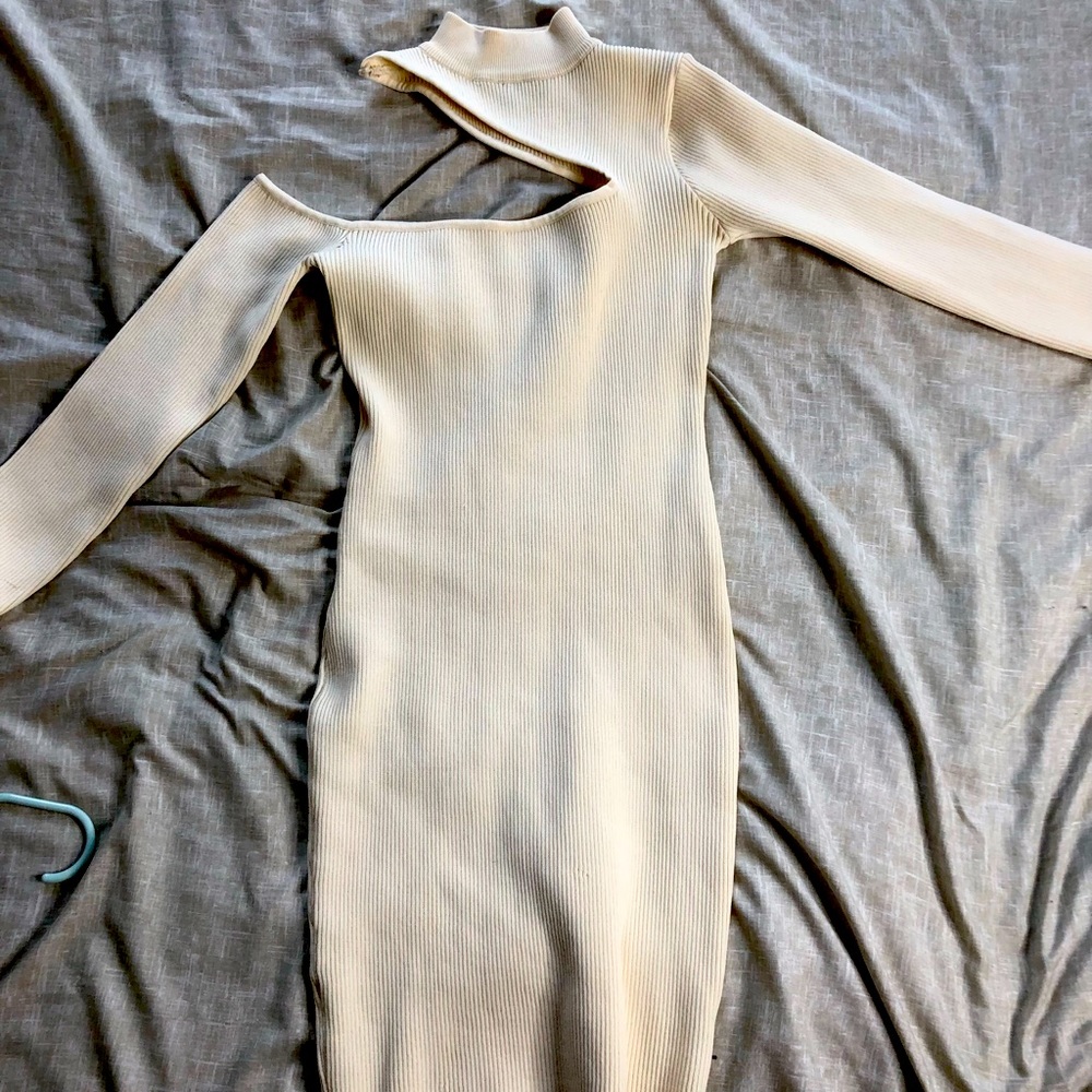 NEW Open shoulder ribbed dress
